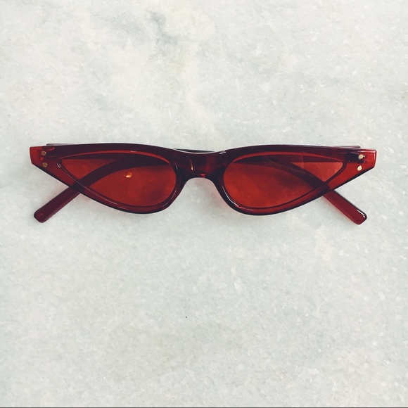 Last 1✨🆕June Red Cat Eye Tiny Sunnies Sunglasses - Picture 5 of 8